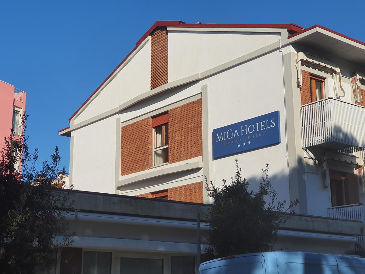 Miga Hotel Grado Centro Bagian luar foto